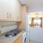 شقة Sunrise Apartment, *